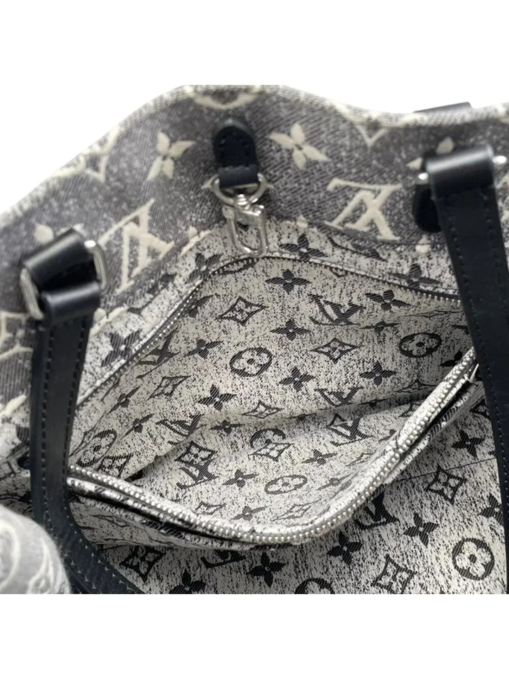 Louis Vuitton Tote On The Go MM Monogram Jacquard Denim Gray White